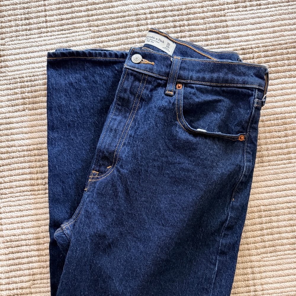Abercrombie & Fitch Dark Wash 90s Relaxed High Rise Jean